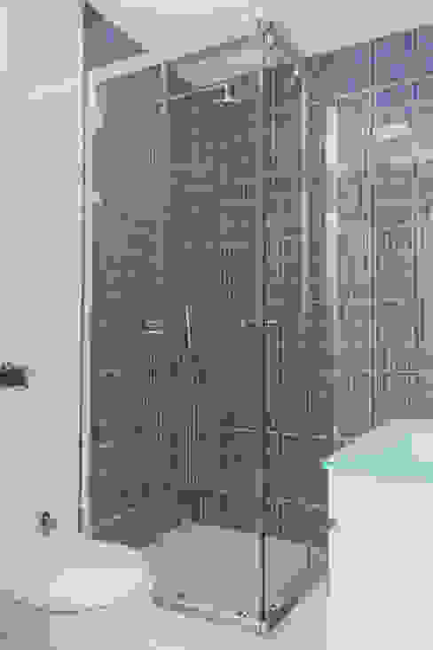 Alma Braguesa Furniture 의 현대 , 모던   