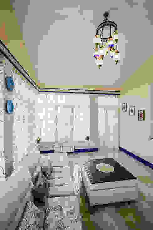 LUXER DESIGN Balcon, Veranda & Terrasse modernes