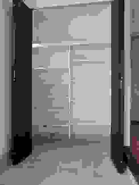 シュークローク （株）スペースデザイン設計（一級建築士事務所） モダンスタイルの 玄関&廊下&階段