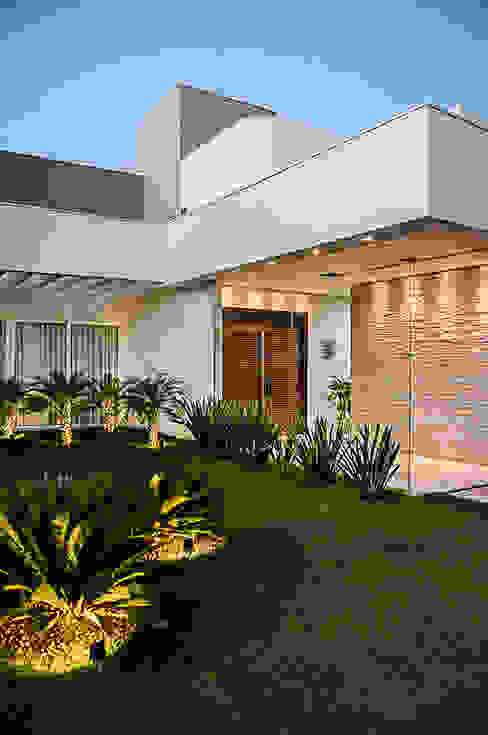 A/ZERO Arquitetura 모던스타일 주택