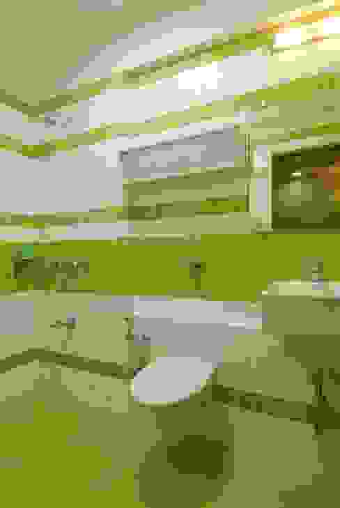 homify Modern bathroom Tiles Green