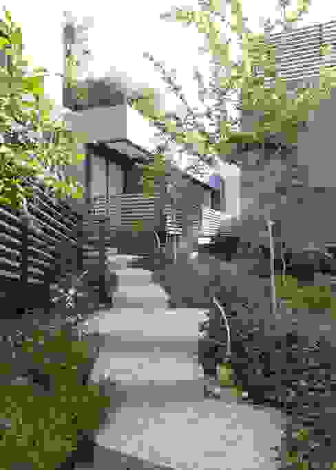 Concrete House Nico Van Der Meulen Architects Modern garden