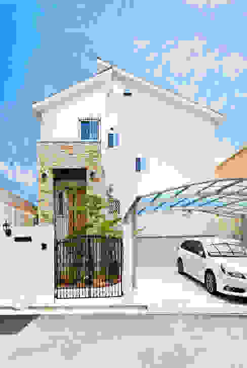 遊友建築工房 Rumah Gaya Mediteran White