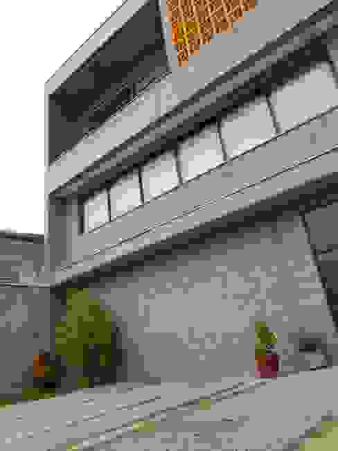 Feita Com Blocos De Concreto Casa Economiza Sem Esquecer Bom Gosto Homify