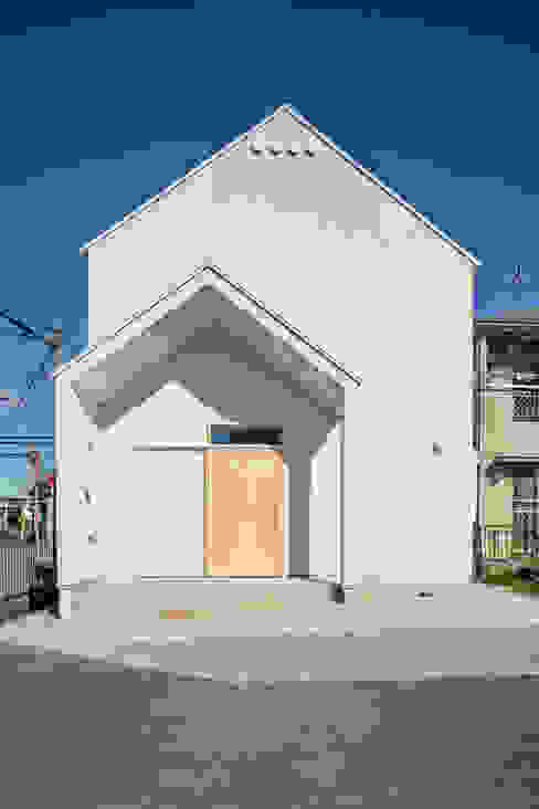 三角屋根の可愛いおうち 호미파이 Homify 三角屋根の可愛いおうち 호미파이 Homify