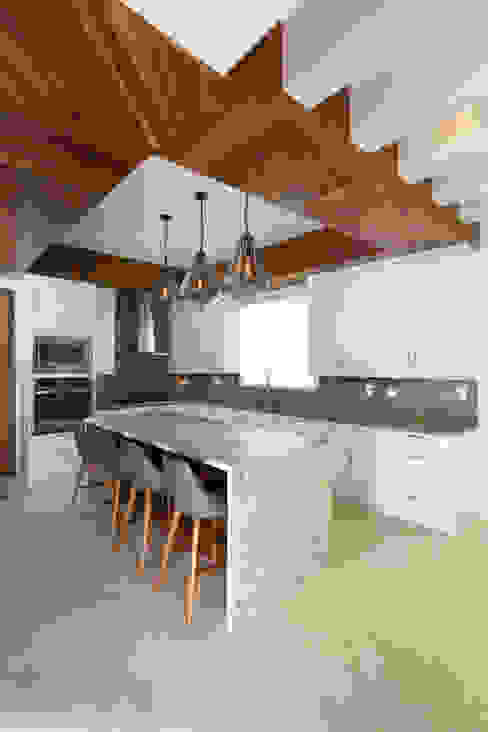 FM, TAMEN arquitectura TAMEN arquitectura Modern style kitchen