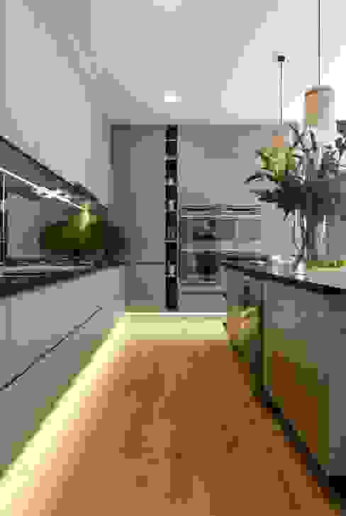 Kitchen Cozinhas modernas por No Place Like Home ® Moderno