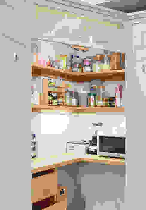 Friern Barnet 1 Laura Gompertz Interiors Ltd Kitchen corner larder,corner pantry,food storage,pantry,larder,contemporary kitchen