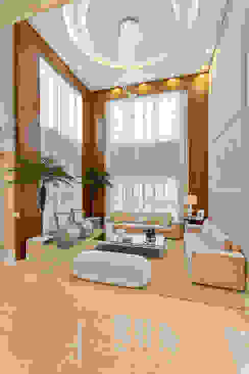 Casa Indaiatuba Designer de Interiores e Paisagista Iara Kílaris Salas de estar modernas Bege