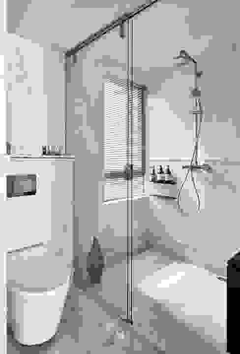 小．曲折｜Anti-Sinuous, 理絲室內設計有限公司 Ris Interior Design Co., Ltd. 理絲室內設計有限公司 Ris Interior Design Co., Ltd. Classic style bathroom White