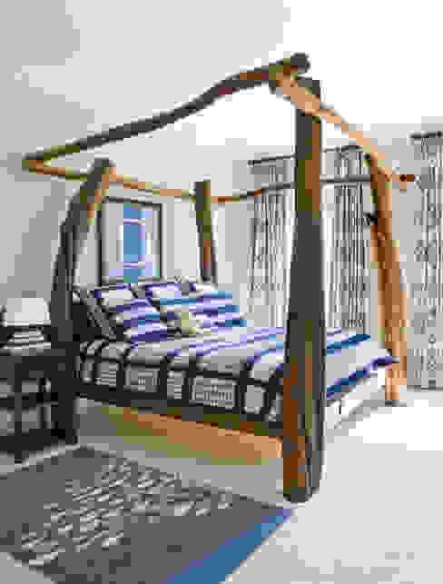 Next Generation - Boys Room Lorna Gross Interior Design Classic style bedroom Blue blue,fish,canopy bed,custom bed,boys room,custom treatments,ikat,sophisticated,fun,plaid,high end