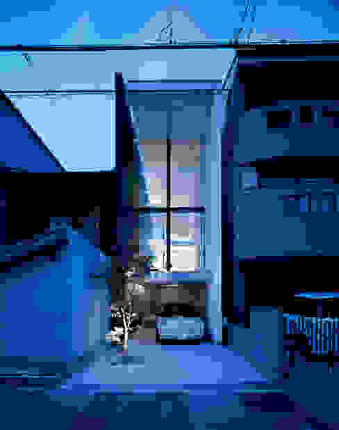 都市を意識した透明感のある住まい  homify