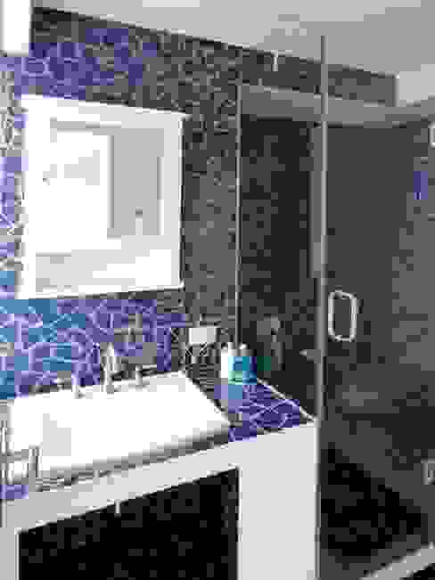 Apartamento de Playa, RRA Arquitectura RRA Arquitectura Minimalist style bathroom Ceramic Blue
