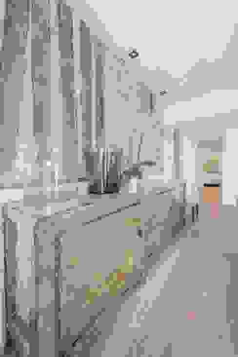 Modern Corridor, Hallway and Staircase by DOMUS NOVA Modern