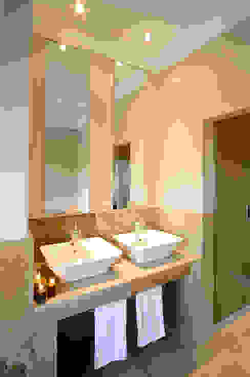 13 moderne Badezimmer mit Doppelwaschtisch