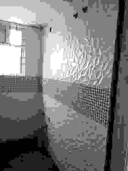 Mr Vodur Reddy's Villa, Archstone Ventures Archstone Ventures Classic style bathroom Tiles White