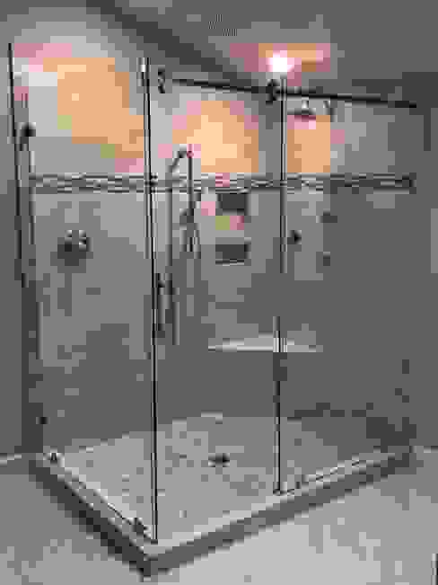 Shower, S Design S Design Classic style bathroom Shower door,Fixture,Door,Shower head,Bathroom,Shower,Flooring,Floor,Composite material,Display case