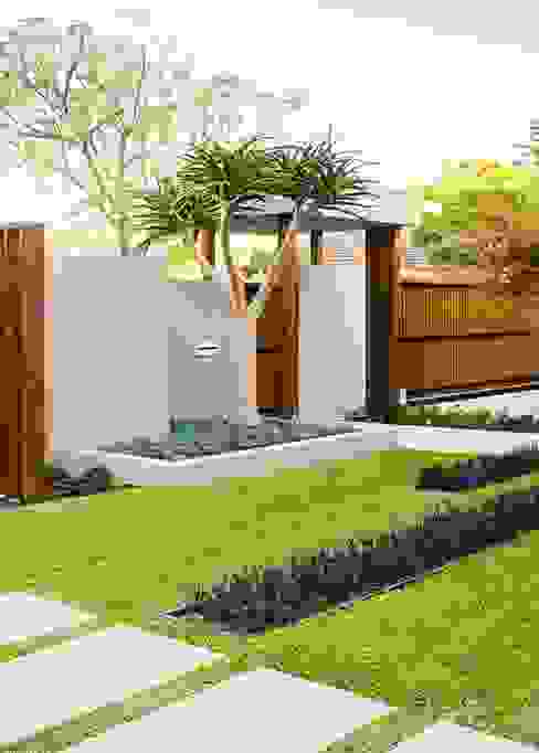 Jasa Taman Rumah || Taman Minimalis Tukang Taman Surabaya - Tianggadha-art Halaman depan Batu Green jasa Taman Rumah,Taman Minimalis