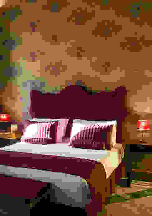 Interior Designe - Bedroom - Rome ARTE DELL'ABITARE Classic hotels Multicolored bedroom