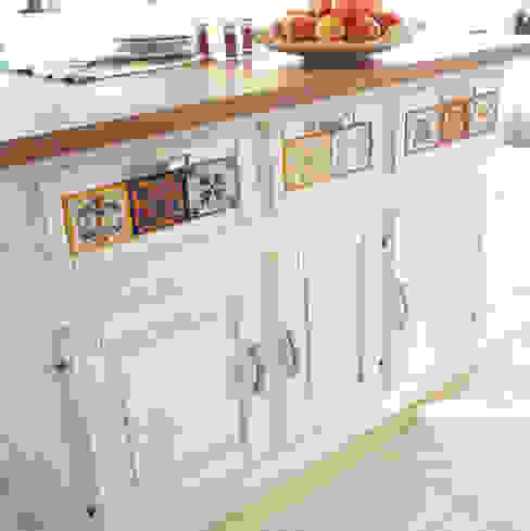Cucina in muratura stile country chic, realizzazione su misura , Mobili a Colori Mobili a Colori Вбудовані кухні Масив Білий