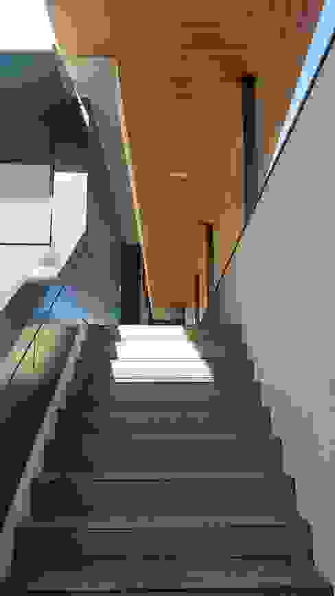 Escaleras modernas localizadas en espacios con encanto | homify