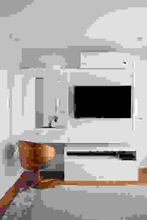 Penteadeira! Claudia Infante Design Quartos modernos