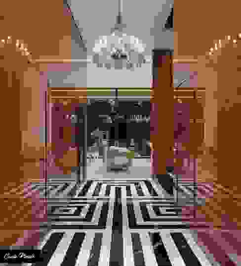 Hall de Entrada Camila Pimenta | Arquitetura + Interiores Corredores, halls e escadas clássicos Madeira Efeito de madeira