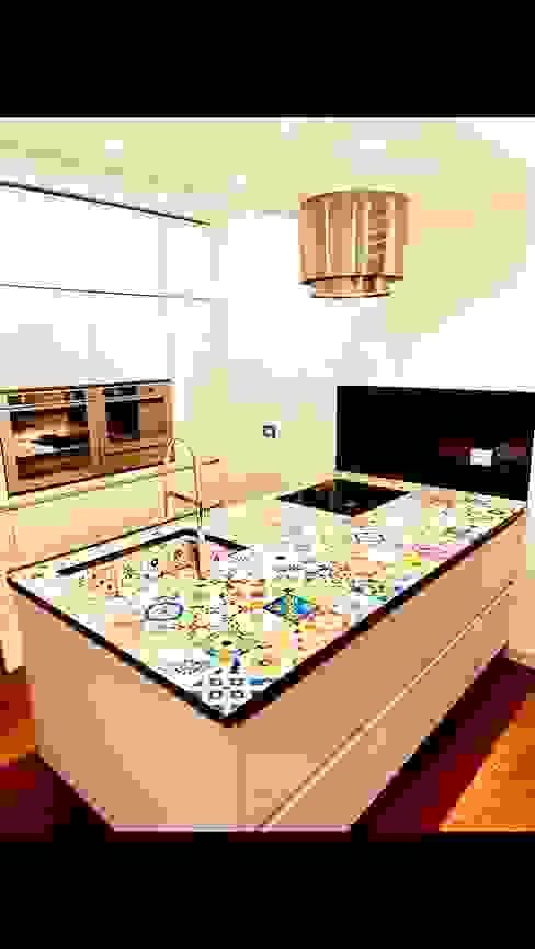 Rivestimenti interni, esterni, top cucina e top bagno., Ligama srl Ligama srl Built-in kitchens Ceramic Multicolored