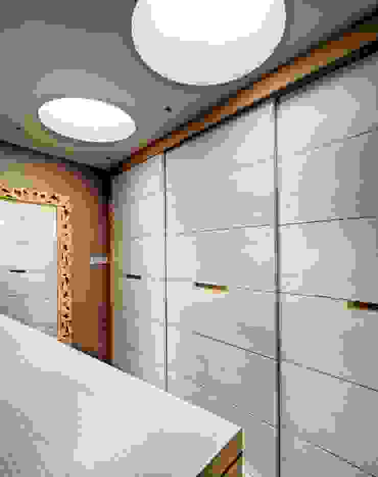 Closets modernos por baustudio kastl Moderno