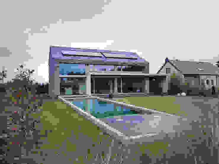 Martelange | Belgien LEICHT Küchen AG Moderne Pools
