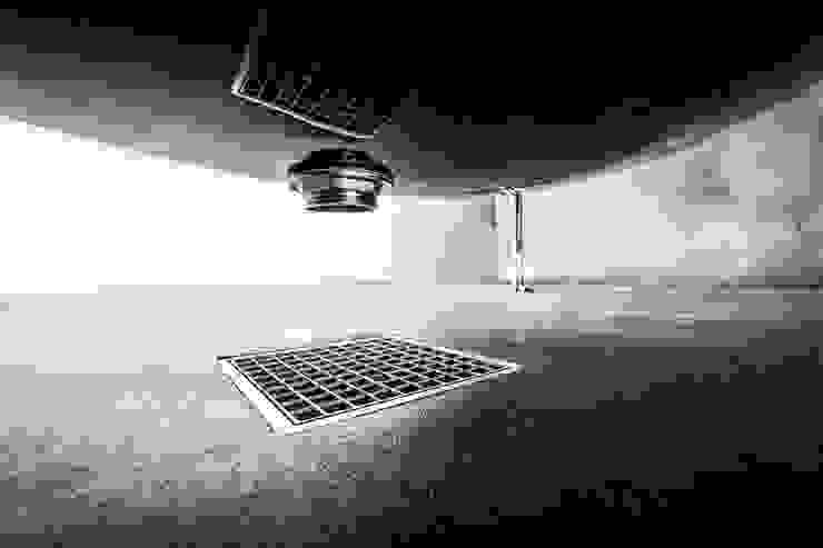 Badewanne Objekte auslauf: industriell  von Design by Torsten Müller,Industrial   