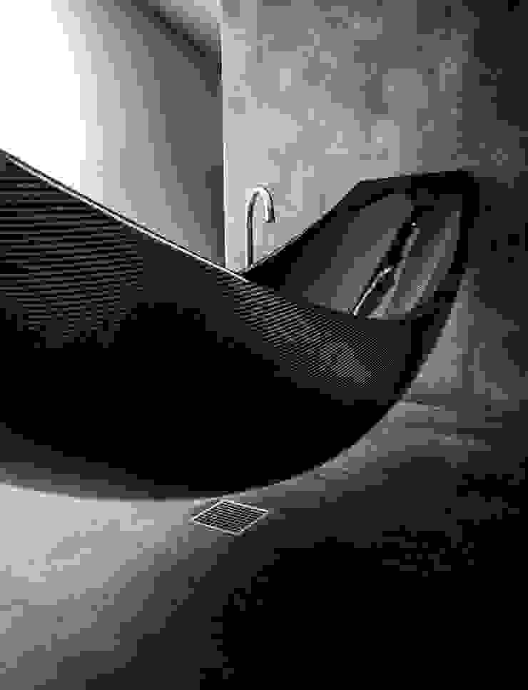 Badewanne Objekte freihängend: industriell  von Design by Torsten Müller,Industrial   