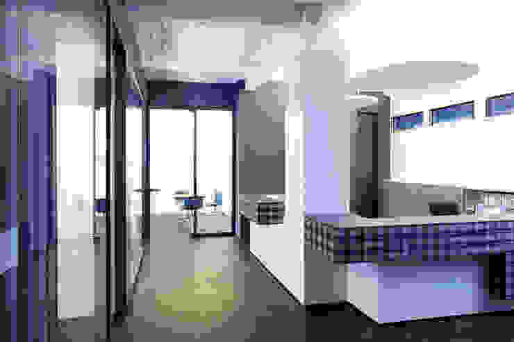 Empfangsbereich a-base I büro für architektur Gewerbeflächen Geschäftsräume & Stores