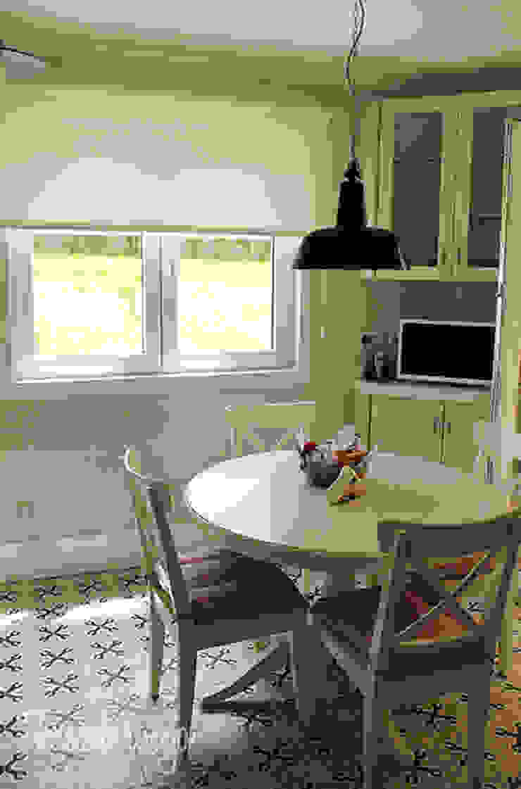La cocina de José Manuel y Mª José, Diseñadora de Interiores, Decoradora y Home Stager Diseñadora de Interiores, Decoradora y Home Stager Skandinavische Küchen
