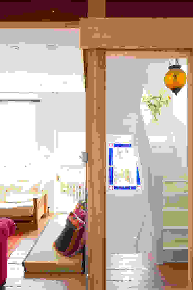 Falkirk St MDSX Contractors Ltd Industrialer Flur, Diele & Treppenhaus