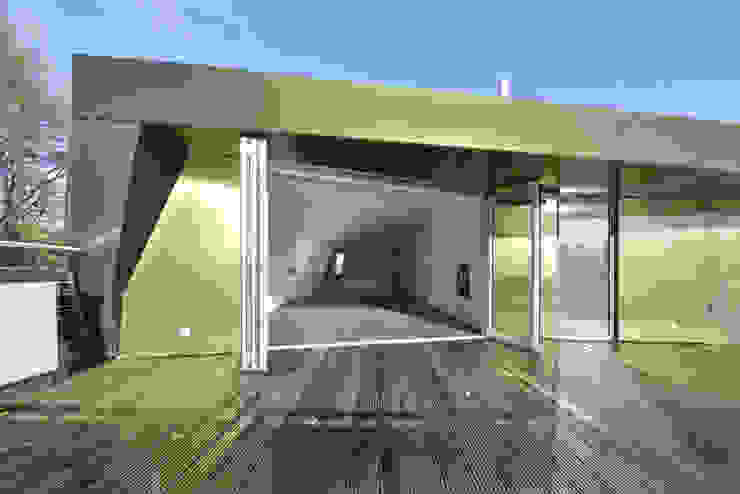 STC17 and8 Architekten Aisslinger + Bracht Ausgefallener Balkon, Veranda & Terrasse