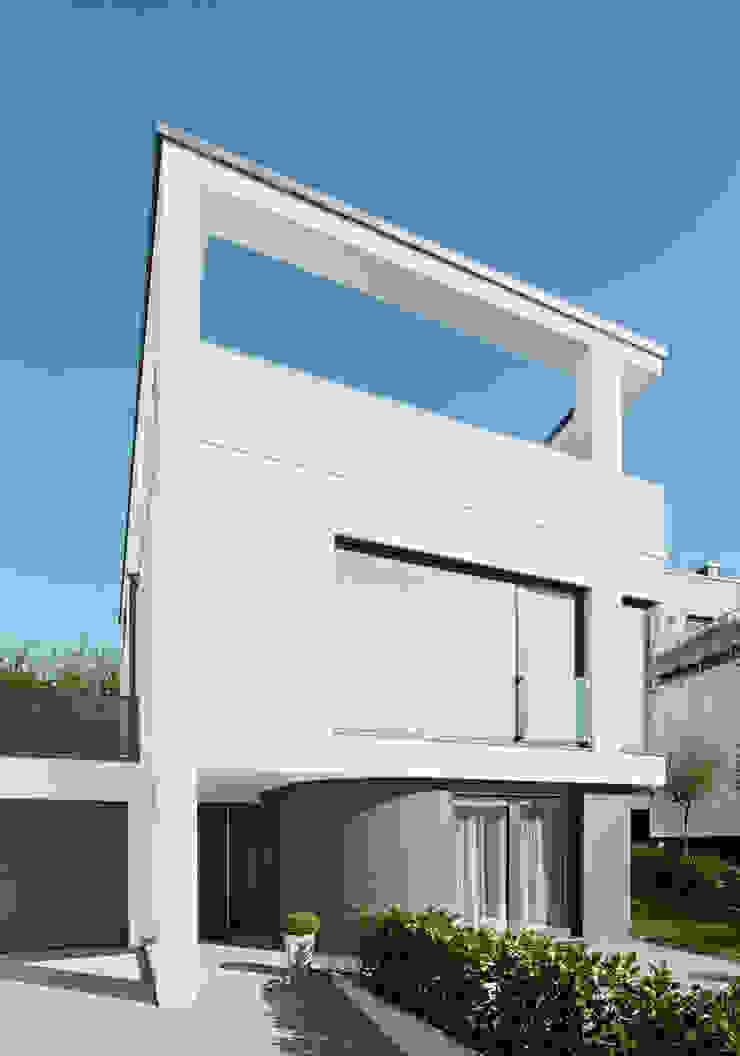 Haus V, Scherhorn Architekten Scherhorn Architekten Moderne Häuser Himmel,Pflanze,Gebäude,Grundstück,Urban design,Schatten,Rechteck,Materialeigenschaft,Fassade,Leuchte