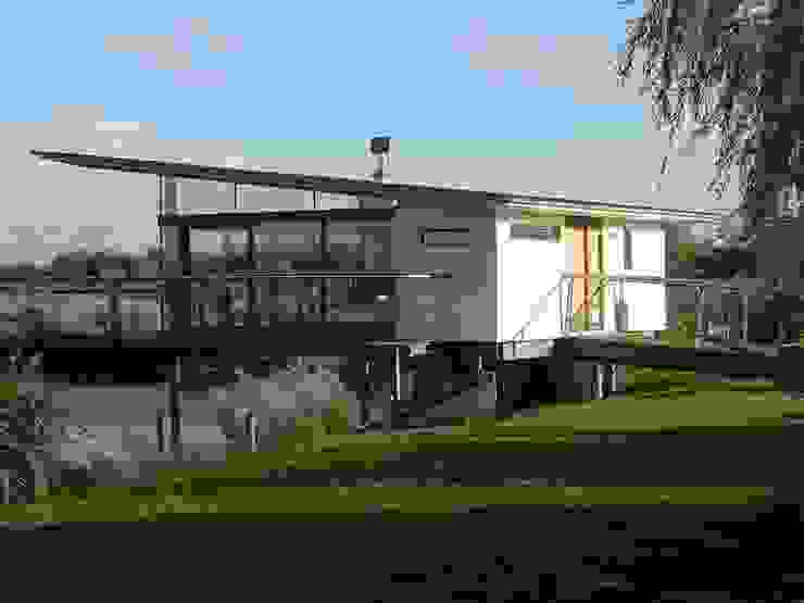 AR Design Studio- The Boat House, AR Design Studio AR Design Studio Moderne Häuser