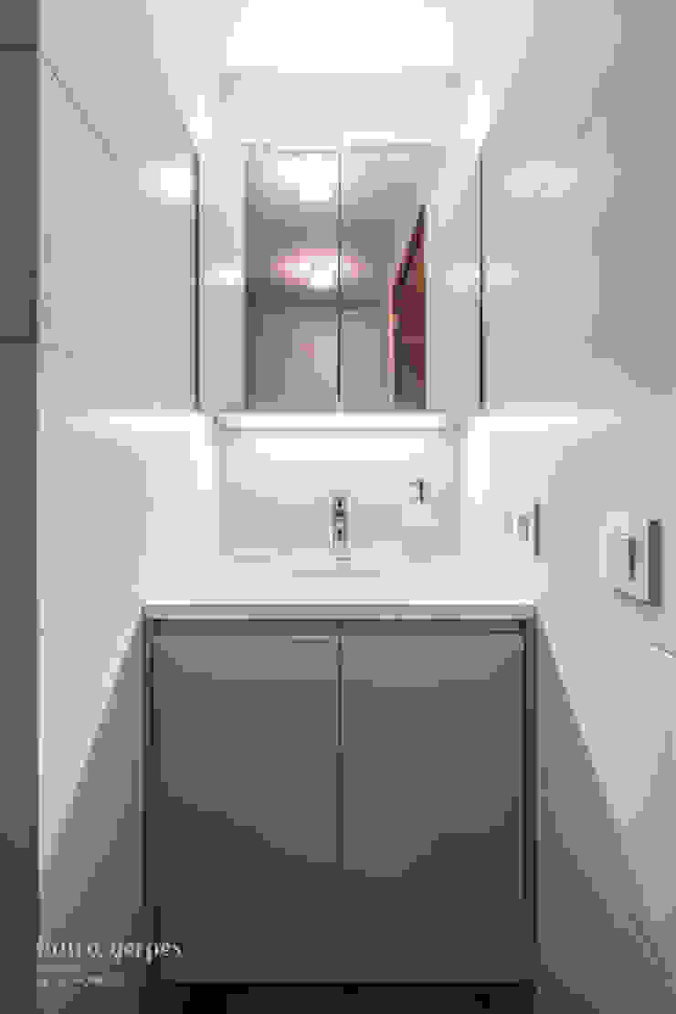 homify Moderne Badezimmer