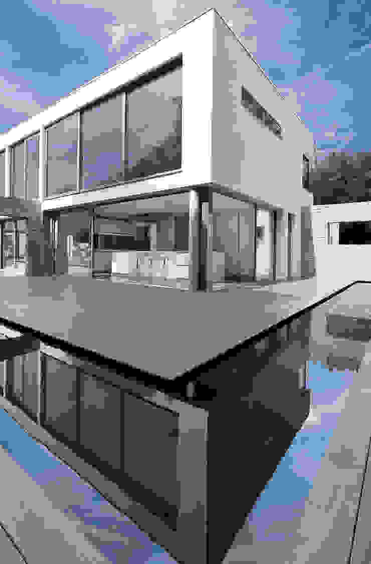 AR Design Studio- Abbots Way AR Design Studio Rumah Modern