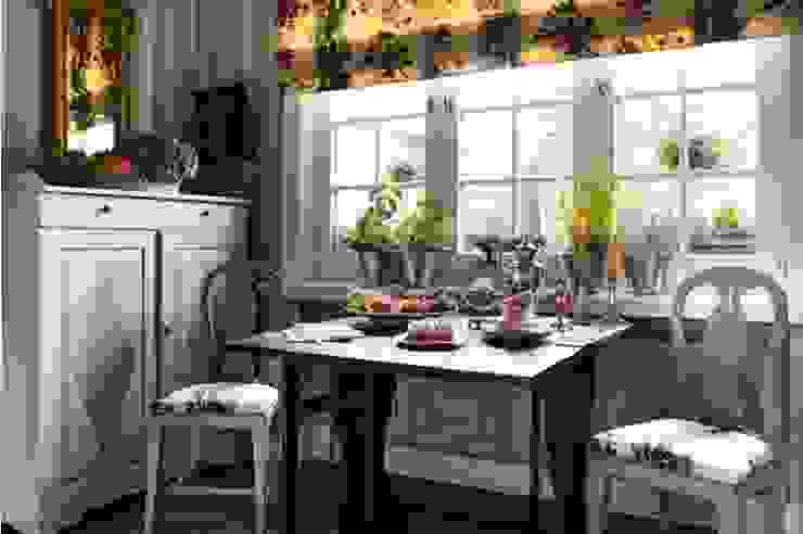 THORA TOWN & COUNTRY Comedores de estilo clásico