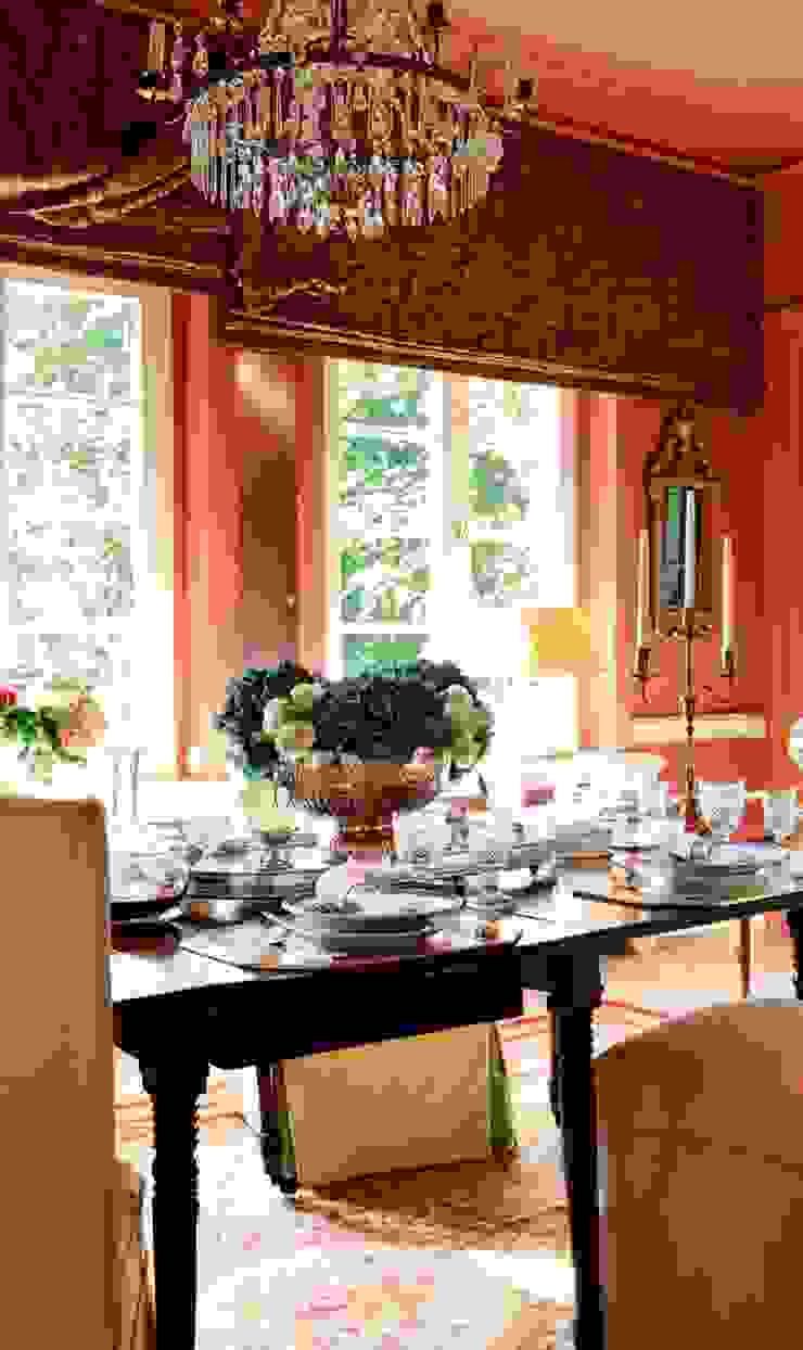 THORA TOWN & COUNTRY Comedores de estilo clásico