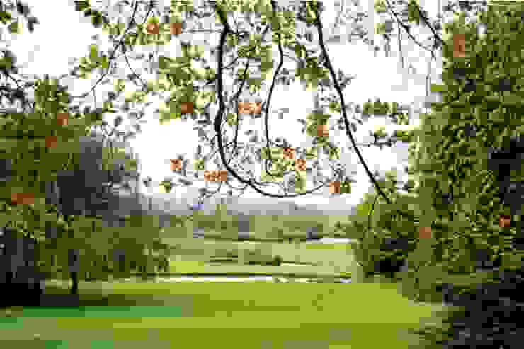 THORA TOWN & COUNTRY Jardines de estilo clásico