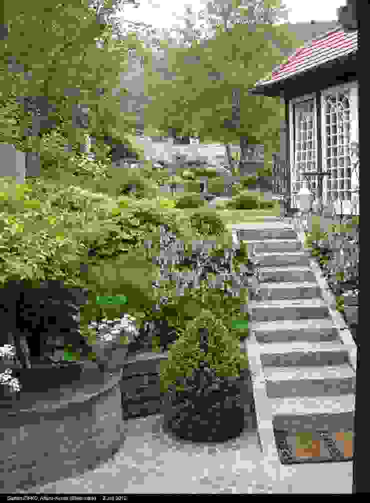 KAISER + KAISER - Visionen für Freiräume GbR Classic style garden