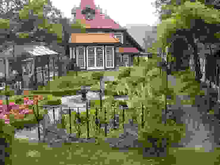 KAISER + KAISER - Visionen für Freiräume GbR Classic style garden