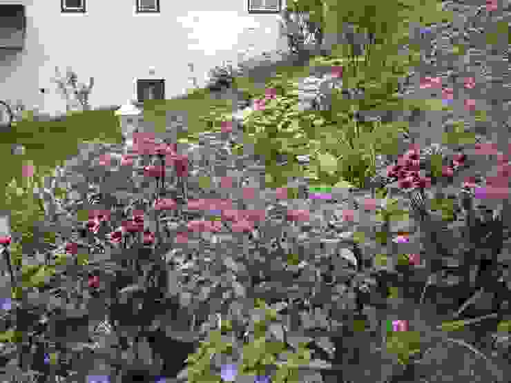 KAISER + KAISER - Visionen für Freiräume GbR Classic style garden