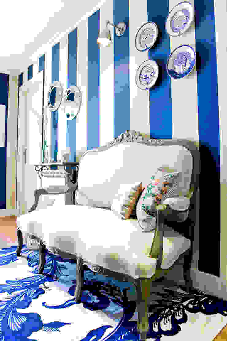 Ingresso, Corridoio & Scale in stile mediterraneo di www.rocio-olmo.com Mediterraneo