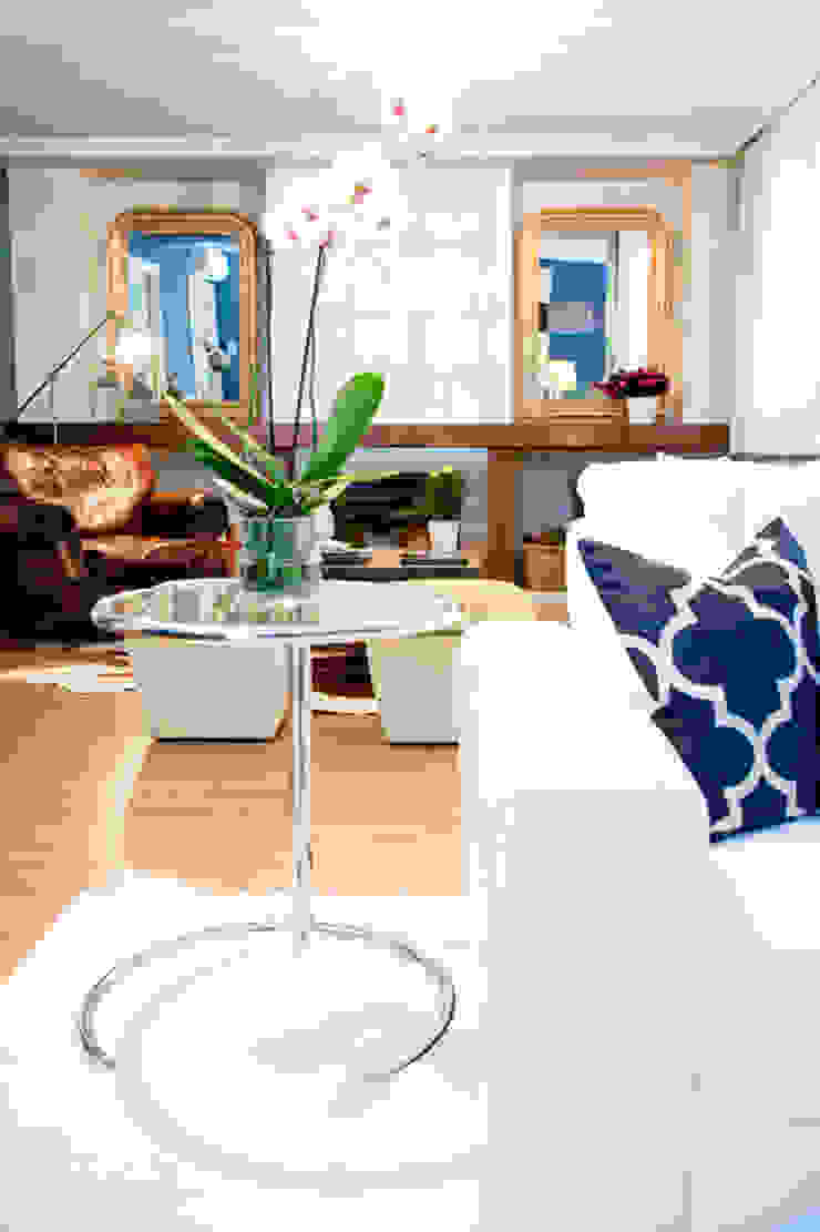 Soggiorno in stile mediterraneo di www.rocio-olmo.com Mediterraneo