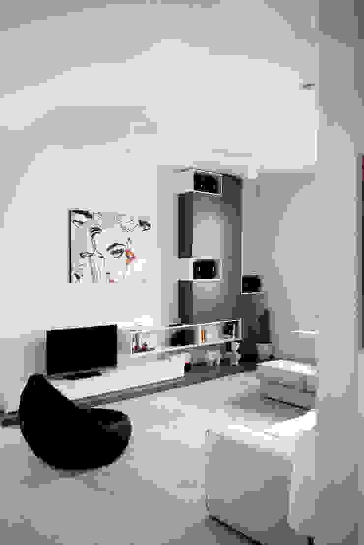 Salas de estar modernas por msplus architettura Moderno