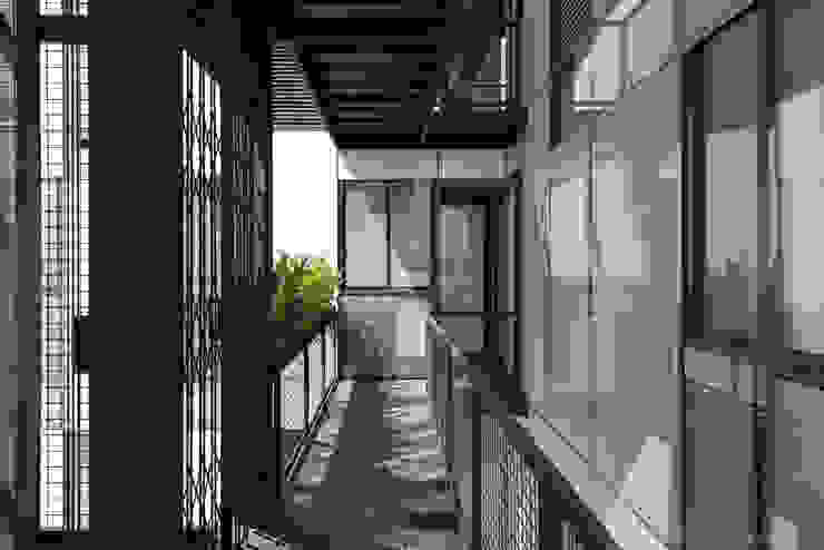 Tadeo 4 Proyecto.Cafeina Industriële gangen, hallen & trappenhuizen Glas Grijs